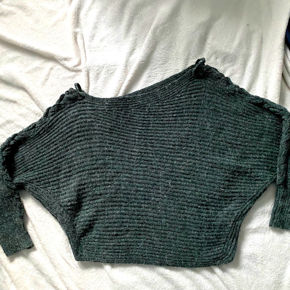 Neely oversized green off the shoulder sweater